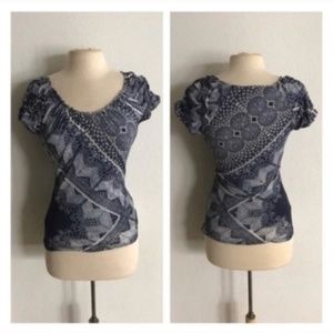 CLOSET CLOSING! FIRM $ Deletta blue/ white top